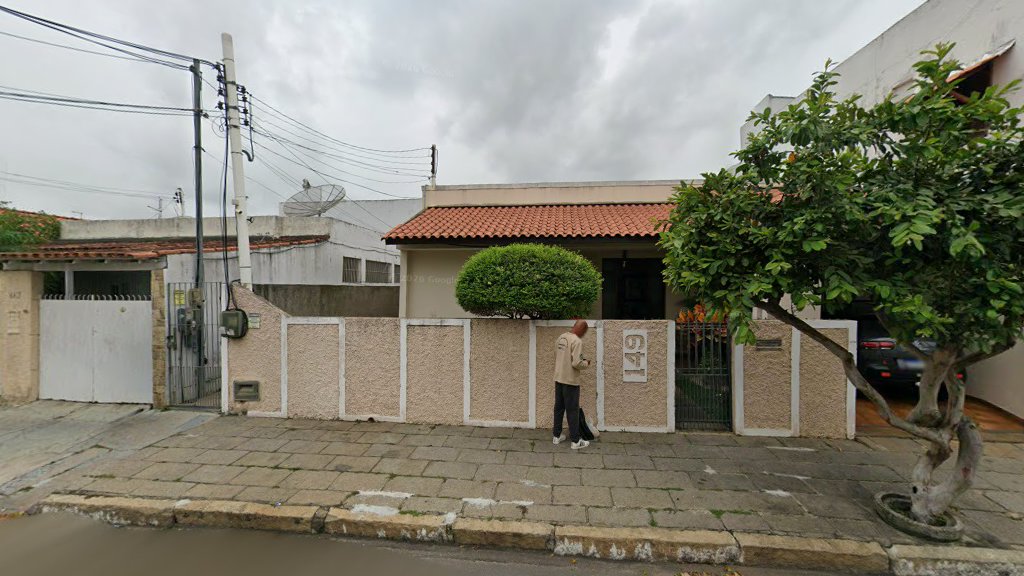 Costureira - Consertos e Roupas Sob Medida Luciana