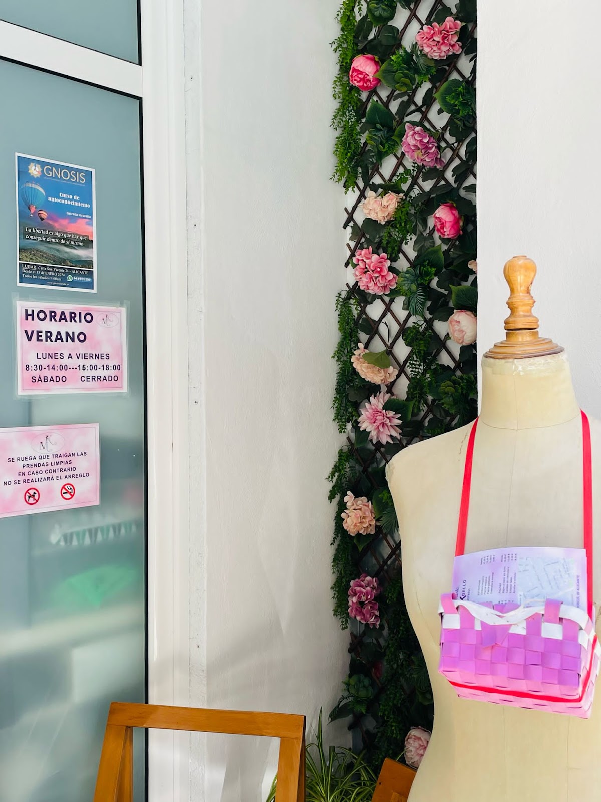 Monikoello la Modista