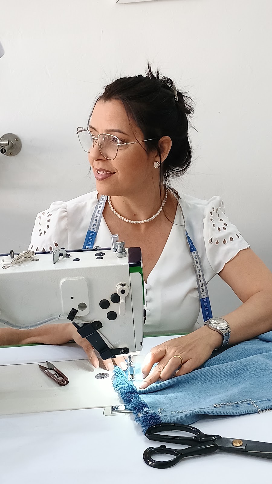 Ateliê de Costura, Modelagem Consertos Ajustes e Reformas Postura Em Geral