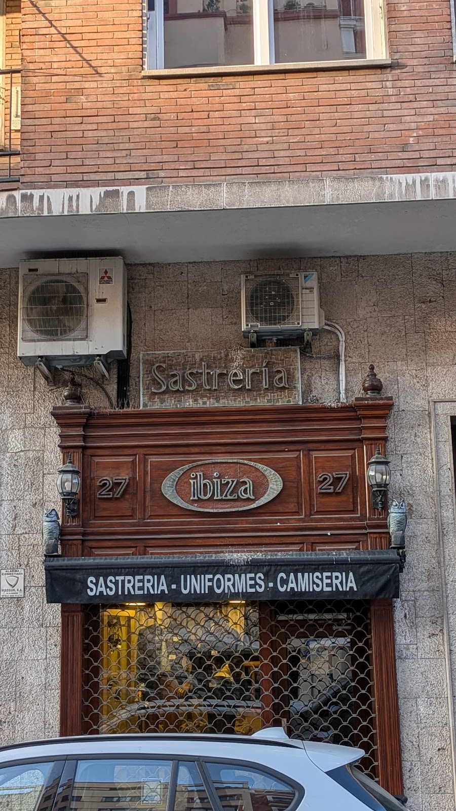 Sastrería Ibiza S.l.