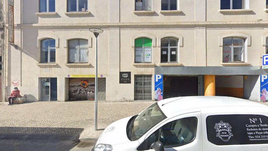 Costureira Lídia Moita