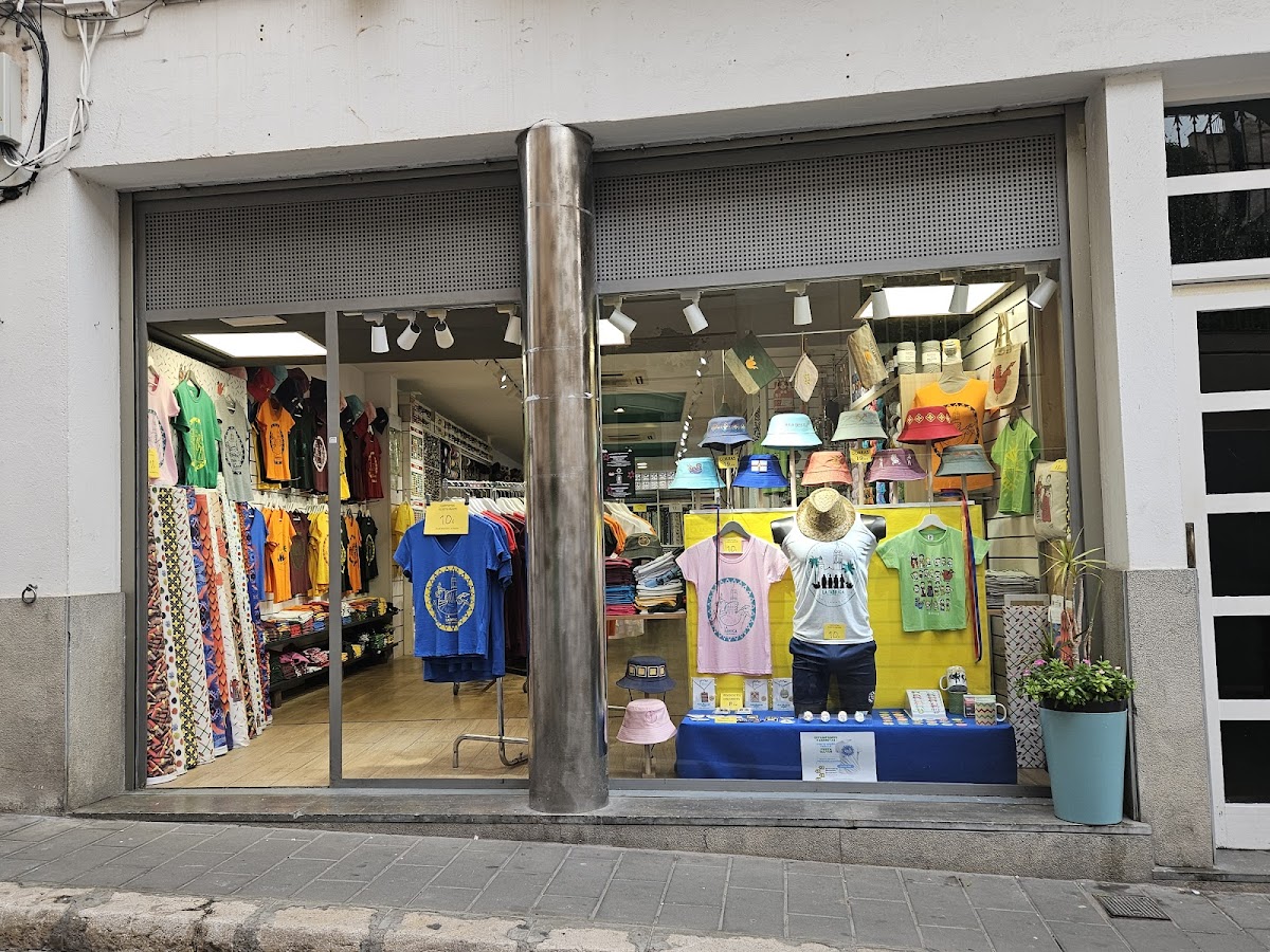 Merceria la Fabrica de Sitges | Telas Patchwork, Lanas, Hilos, Artesanía, Camisetas Personalizadas, Tapicería