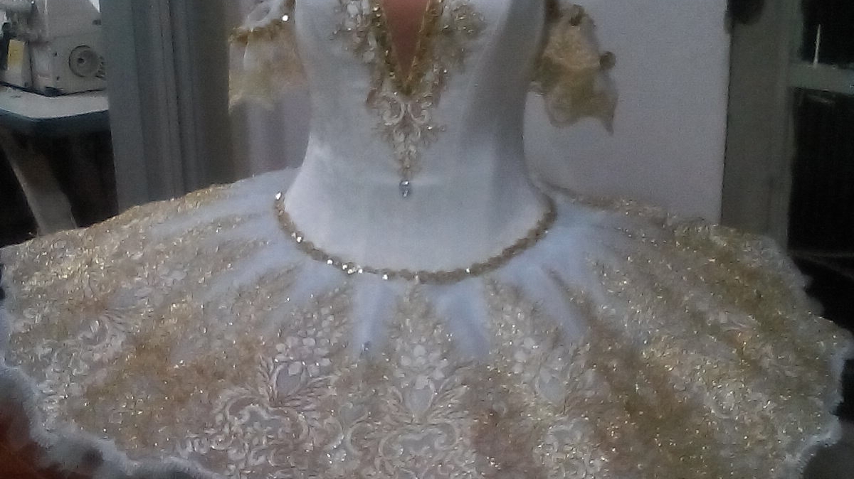 Irina - Modelista, Costureira